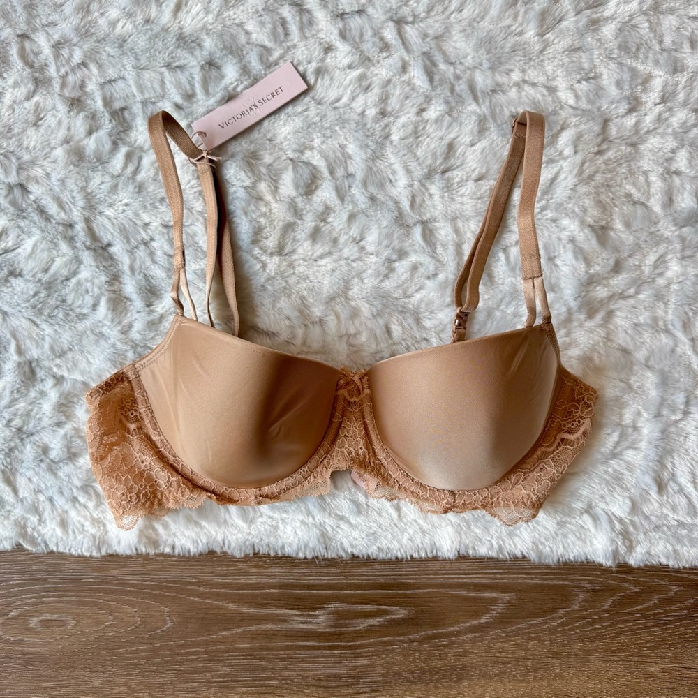NWT Victoria’s Secret Nude Bra with Floral Lace 34C